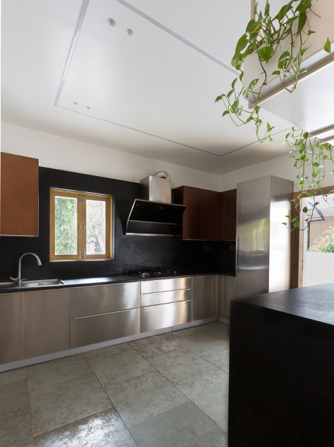 Simple steel kitchen cabinets for your interiors - Beautiful Homes