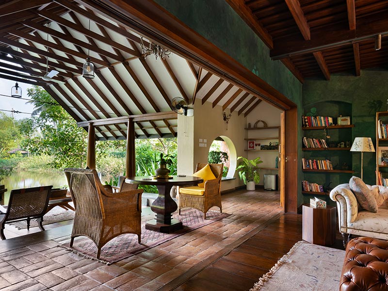 Mesmerizing Backwaters View Sitting Space - Beautiful Homes