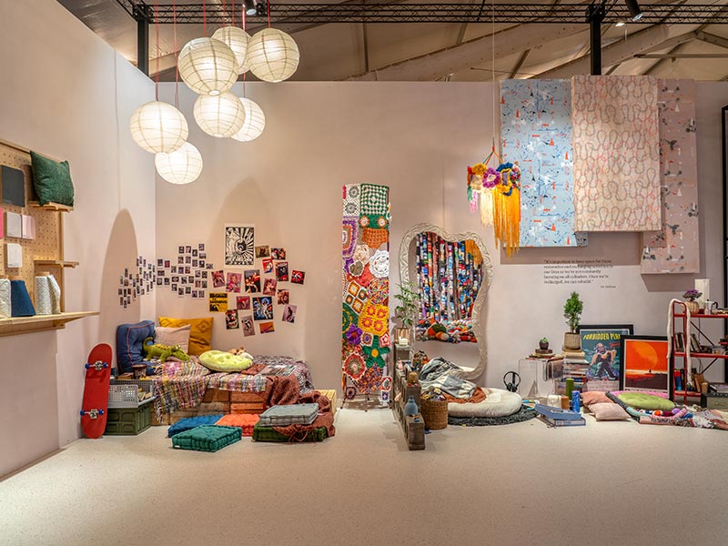 Mix of elements exhibition design - Beautiful Homes