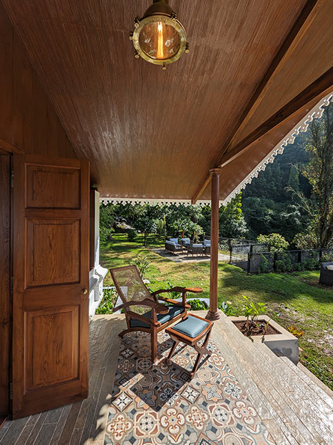 Entrance at Haiwatha in Lovedale – Beautiful Homes