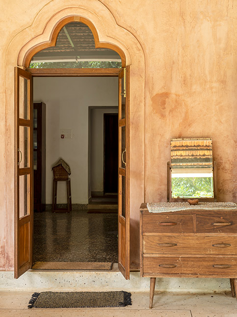 Brown wall design for your space – Beautiful Homes