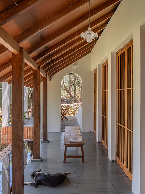 White walls for exterior with wood finish – Beautiful Homes