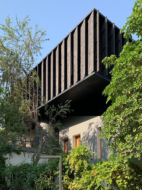 Wooden louvres in Ahmedabad home – Beautiful Homes