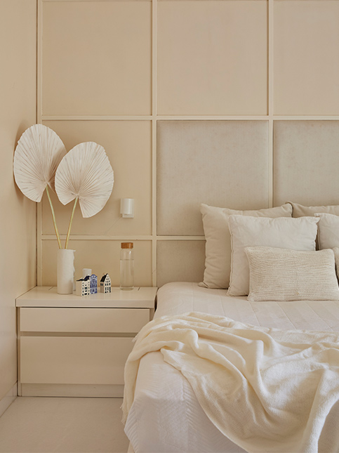 Soft White Coloured Bedroom - Beautiful Homes