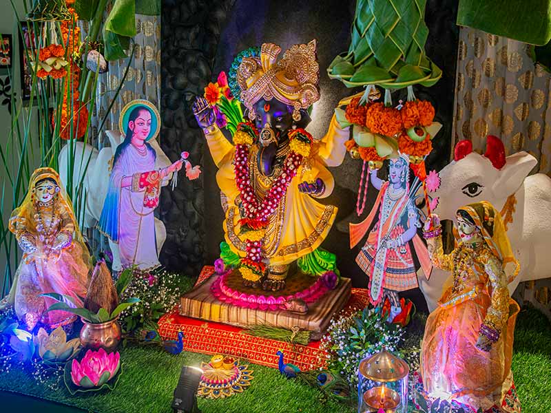 Stunning Murti of Lord Ganesh - Beautiful Homes