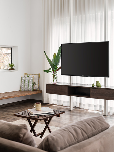 Beautiful and Minimal TVv Cabinet in White Living Room - Beautiful Homes