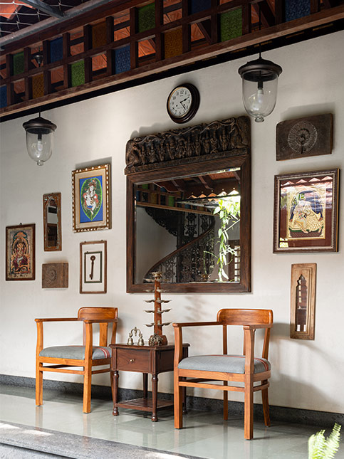 Decorated courtyard walls – Beautiful Homes