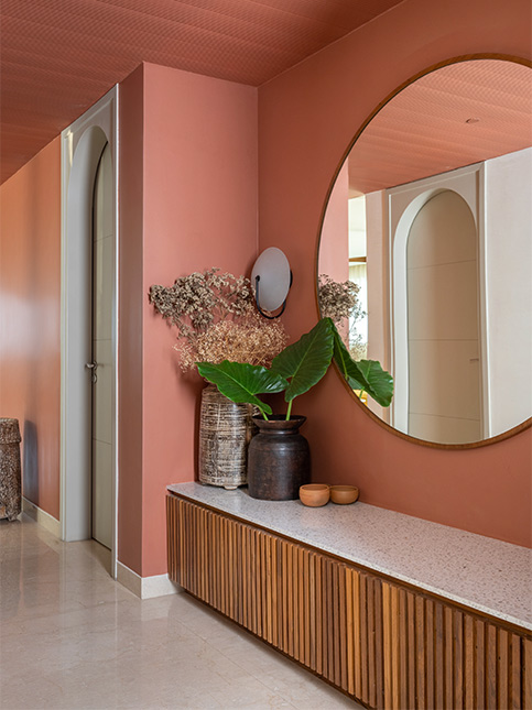 Huge Circle Statement Hallway Mirror Design - Beautiful Homes