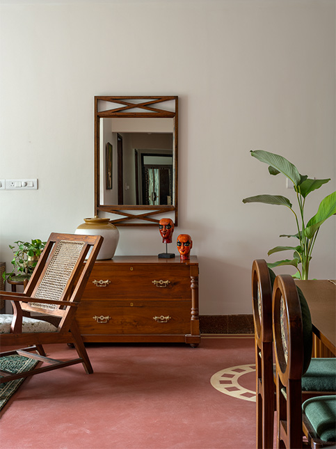 Small And Rectangular Brown Hallway Mirror - Beautiful Homes