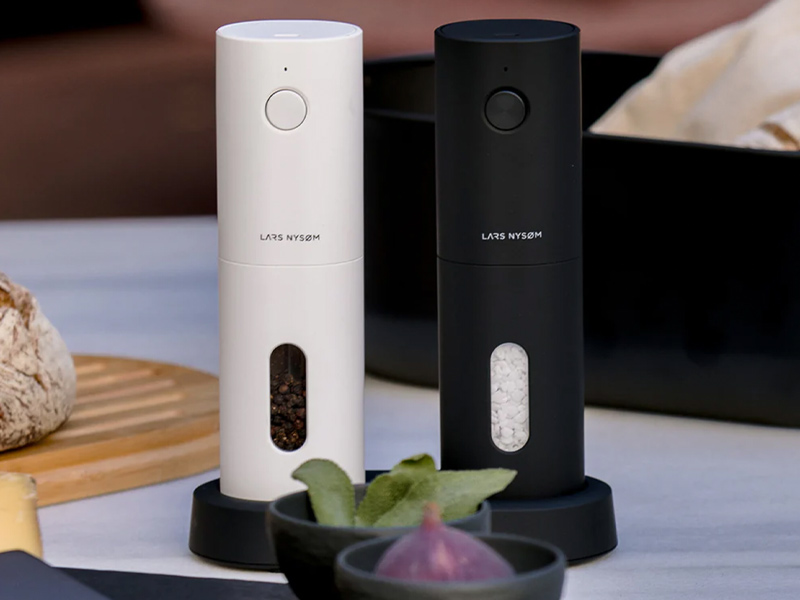 Pair of precision ceramic grinders – Beautiful Homes