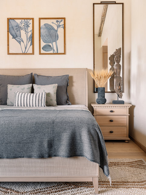Beautiful And Rustic Guest Bedroom - Beautiful Homes