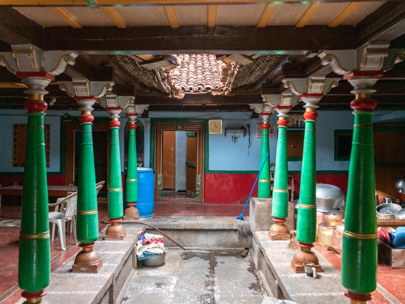 Green wooden columns – Beautiful Homes