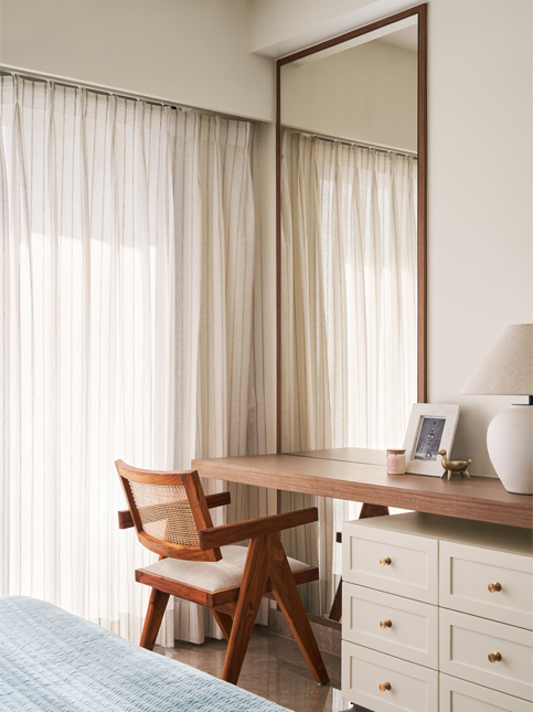 Master Bedroom with Wooden Furniture - Beautiful Homes