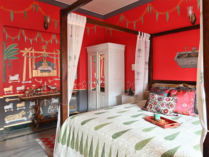 Vibrant red bedroom design – Beautiful Homes