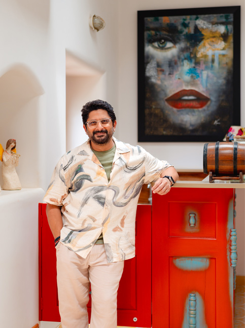 Arshad Warsi poses with his own striking artwork – Beautiful Homes