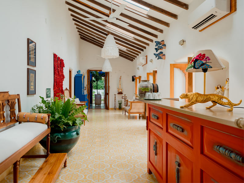 Corridor filled with light through multiple skylight – Beautiful Homes