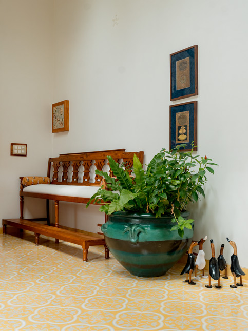 Cosy corner with carved wooden bench – Beautiful Homes