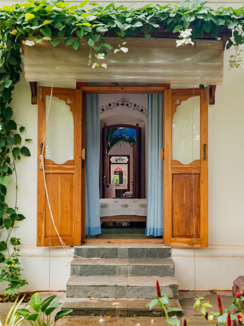 Wooden door design – Beautiful Homes