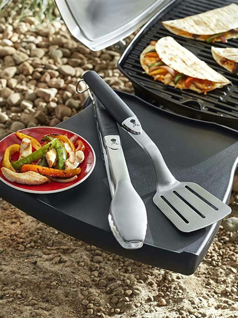 Weber tongs and spatula – Beautiful Homes