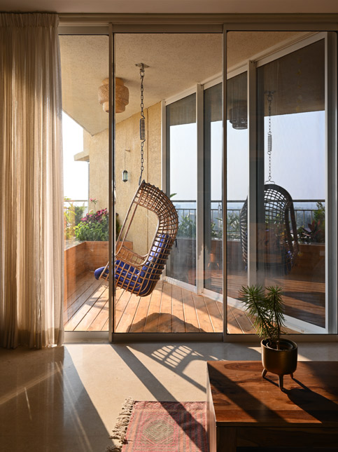 Beautiful balcony with a Jhula - Beautiful Homes