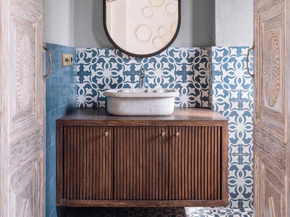 Beautiful White and Blue Patterned Tiles - Beautiful Homes