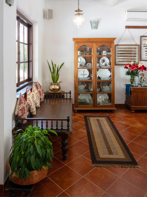 Crockery unit design ideas - Beautiful Homes