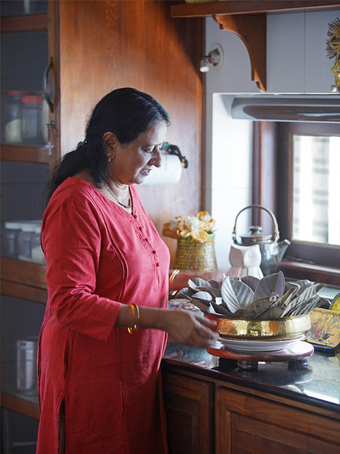 Mahogany leaves display – Beautiful Homes