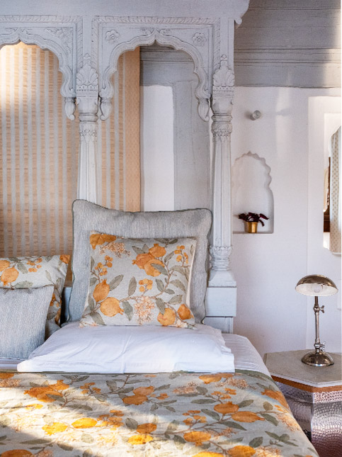 Simple bedroom interior design - Beautiful Homes