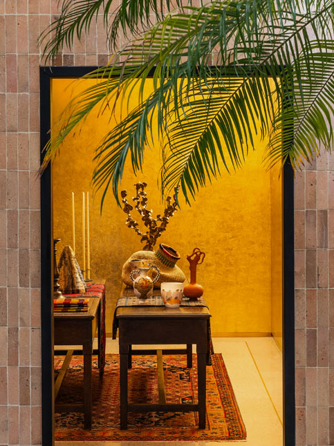 Golden Themed Painting of An Aesthetic Corner on The Wall - Beautiful Homes