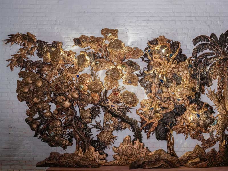 Statement Art Décor in Golden Colour - Beautiful Homes