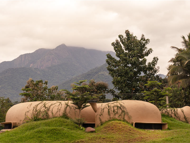 House amidst misty mountains – Beautiful Homes