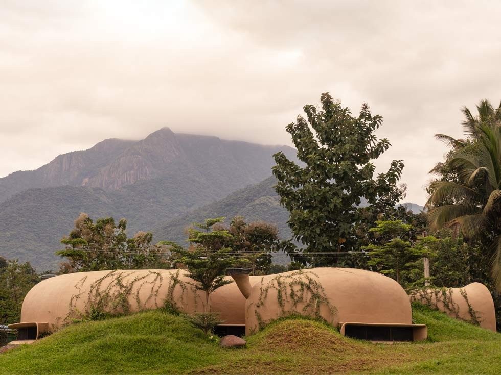 House amidst misty mountains – Beautiful Homes