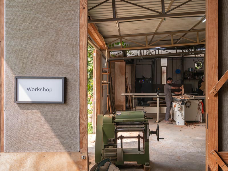 Image of Workshop with Machines - Beautiful Homes