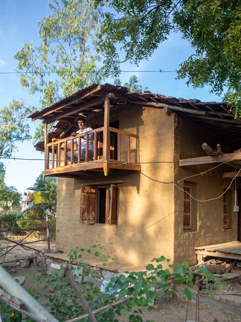 Wooden balcony mud house – Beautiful Homes