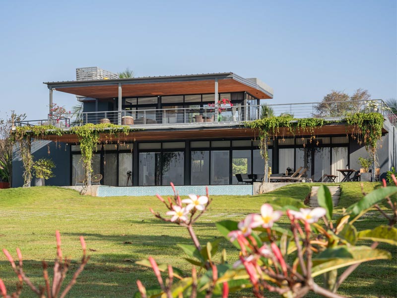 Stunning Home with Glass Window Door - Beautiful Homes