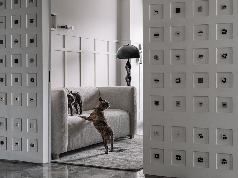 Tiny and Minimalist Frames in the Colour White - Beautiful Homes