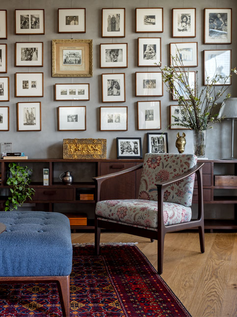 Beautiful Grey Wall with a Photo Frames with White Background Images - Beautiful Homes