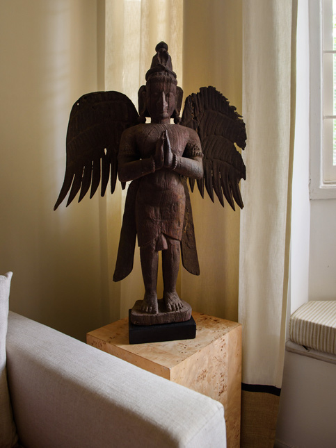 Wooden Garuda statue décor – Beautiful Homes