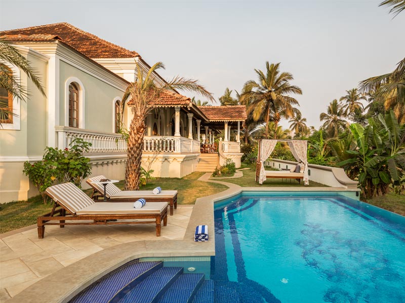 Poolside breakfast in Goa – Beautiful Homes