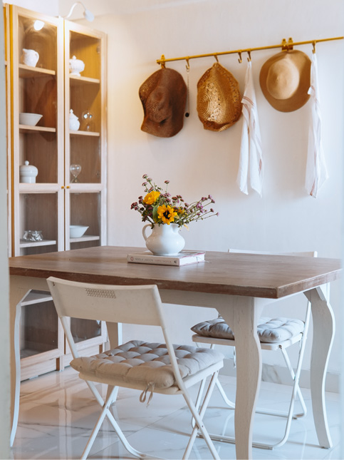 Sunny Corner in Farmhouse-Cottage - Beautiful Homes