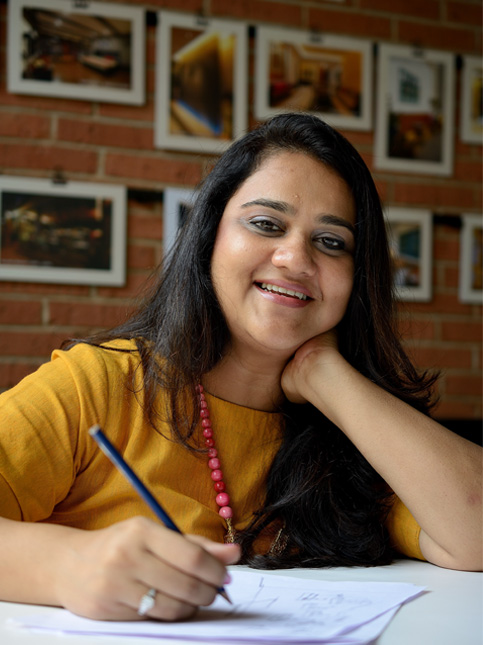 Minnie Bhatt Profile Picture - Beautiful Homes