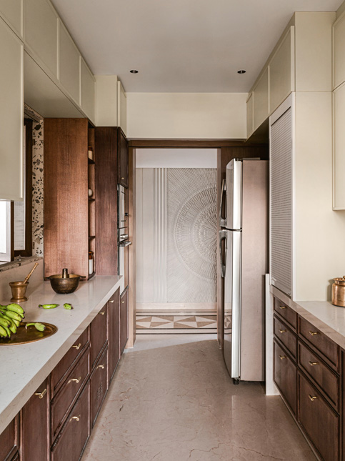 Kitchen in veneer and PU – Beautiful Homes