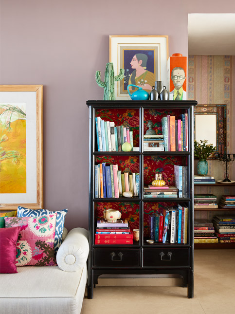 Pavitra Rajaram's home showcases a bookshelf with a colourful, patterned back – Beautiful Homes