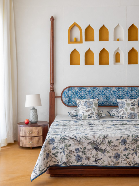 Bedroom with textured headboard – Beautiful Homes