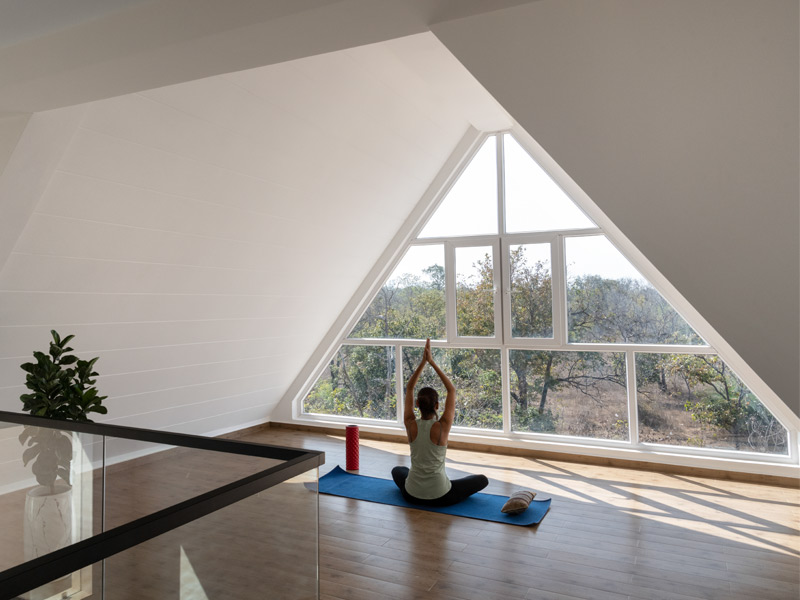 Yoga space with forest view – Beautiful Homes