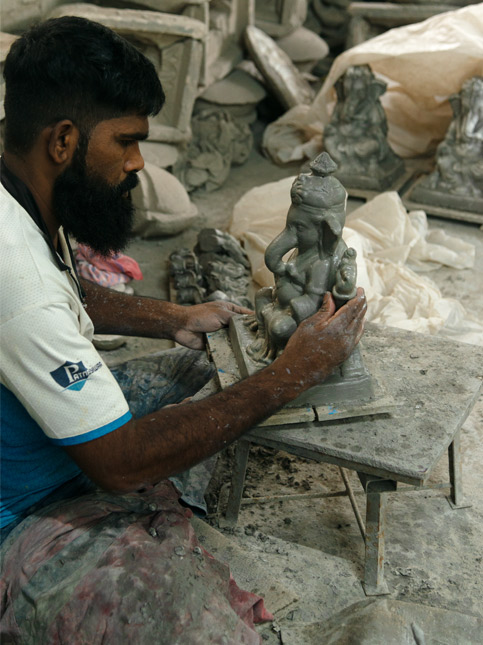Master sculptor at work – Beautiful Homes