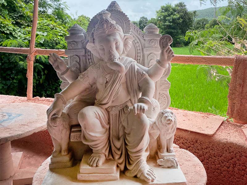 Workshop with a view - Beautiful Homes