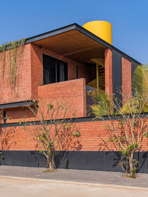 Lush greenery surrounding the house providing fresh air and relief from hot summers – Beautiful Homes