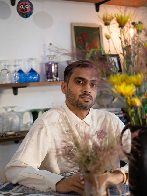 Textile designer Vidush Prabhakar in his detailed home – Beautiful Homes