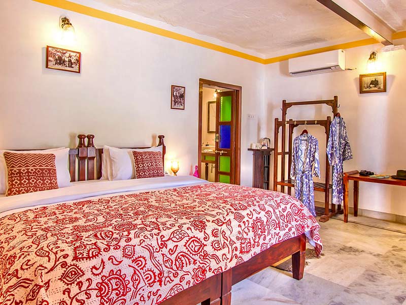 Heritage room at Rawla Bisalpur with hand-block prints and vintage décor – Beautiful Homes